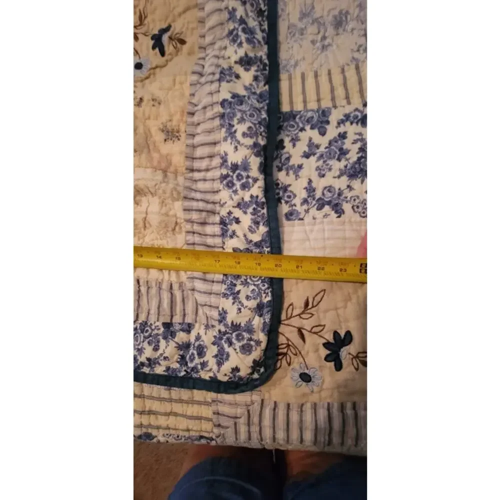 Liz Claiborne Floral Patchwork Quilt Bedspread Vintage Cottagecore Boho